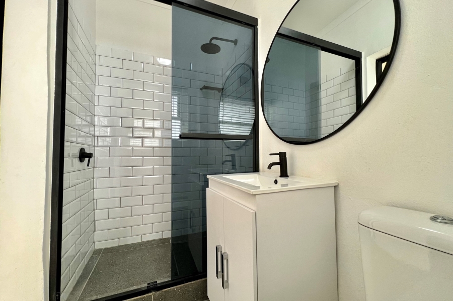 1 Bedroom Property for Sale in Sea Point Western Cape